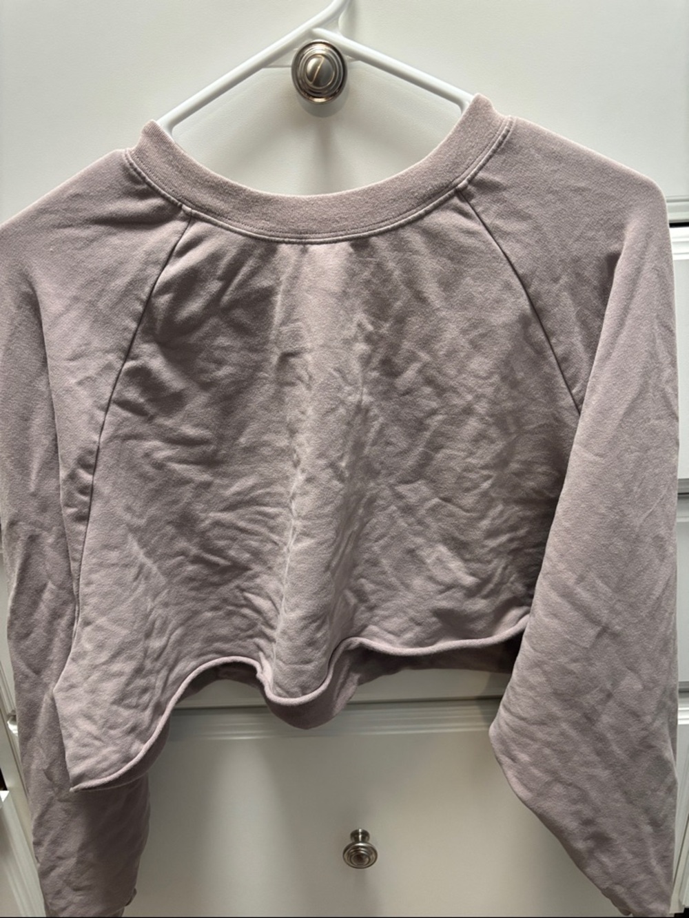 ALO Yoga Cropped Sweatshirt in Dusty Mauve
